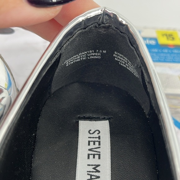 STEVE MADDEN Leedan Loafer Silver Metallic Moc Toe Preppy Futuristic 7.5 Comfy - Picture 4 of 5
